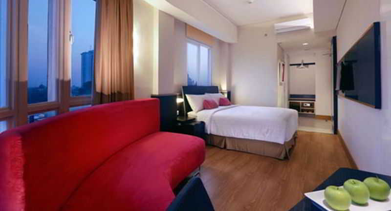 Brits Hotel Puri Indah Jakarta Exterior photo