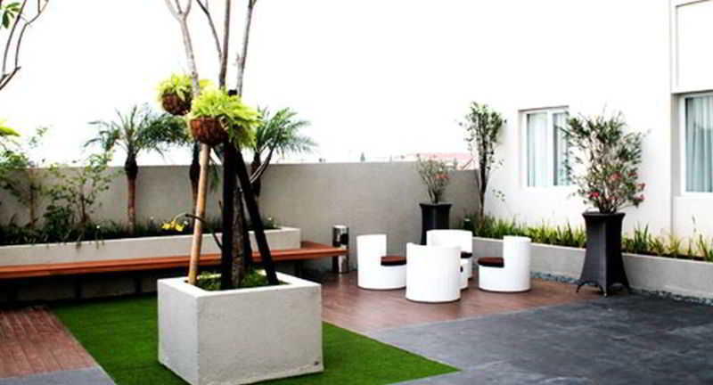 Brits Hotel Puri Indah Jakarta Exterior photo