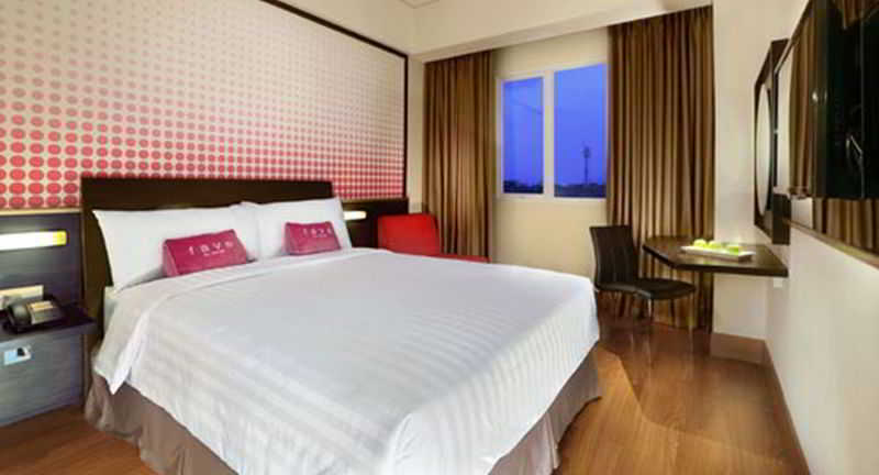 Brits Hotel Puri Indah Jakarta Exterior photo