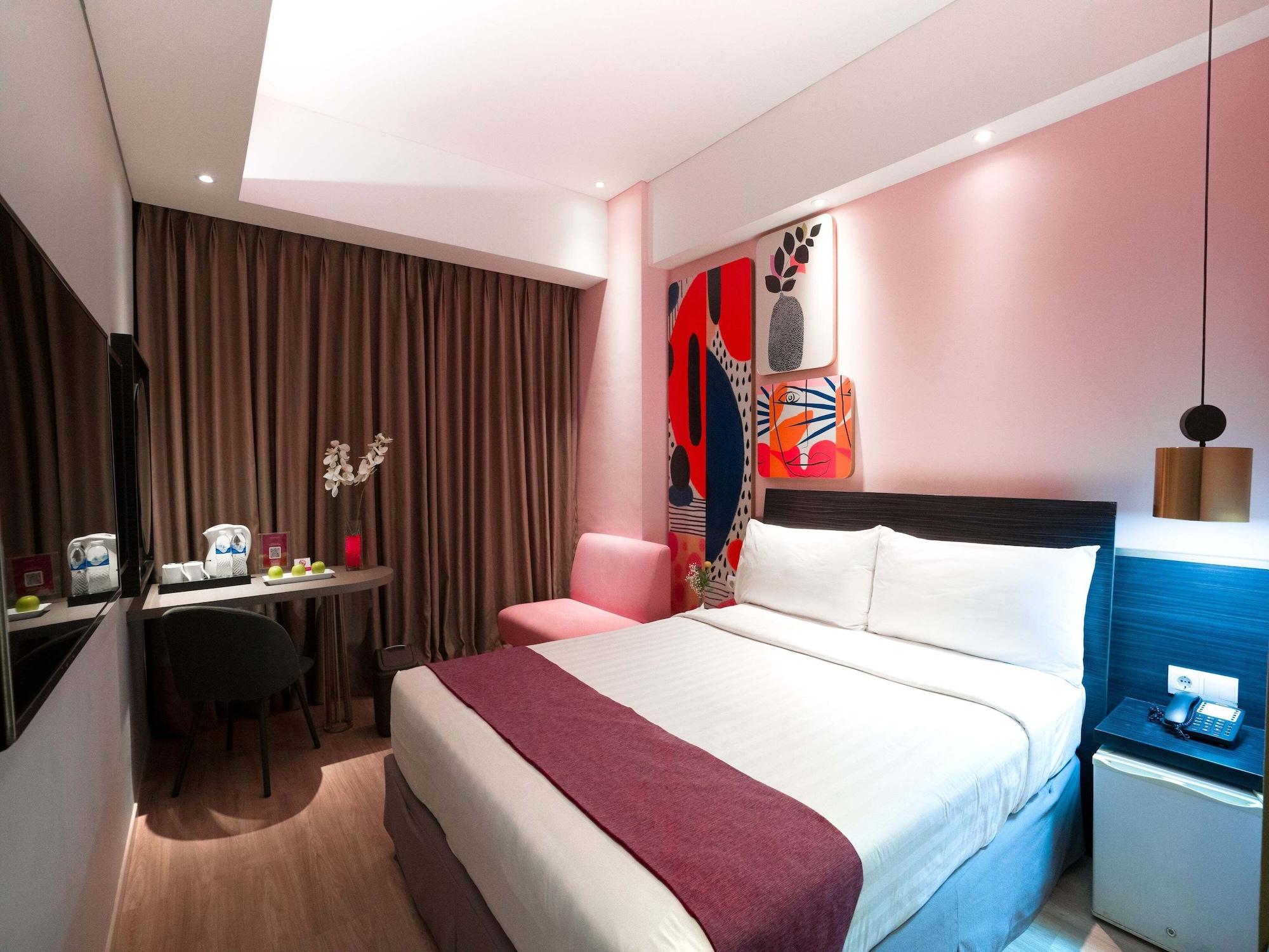 Brits Hotel Puri Indah Jakarta Exterior photo