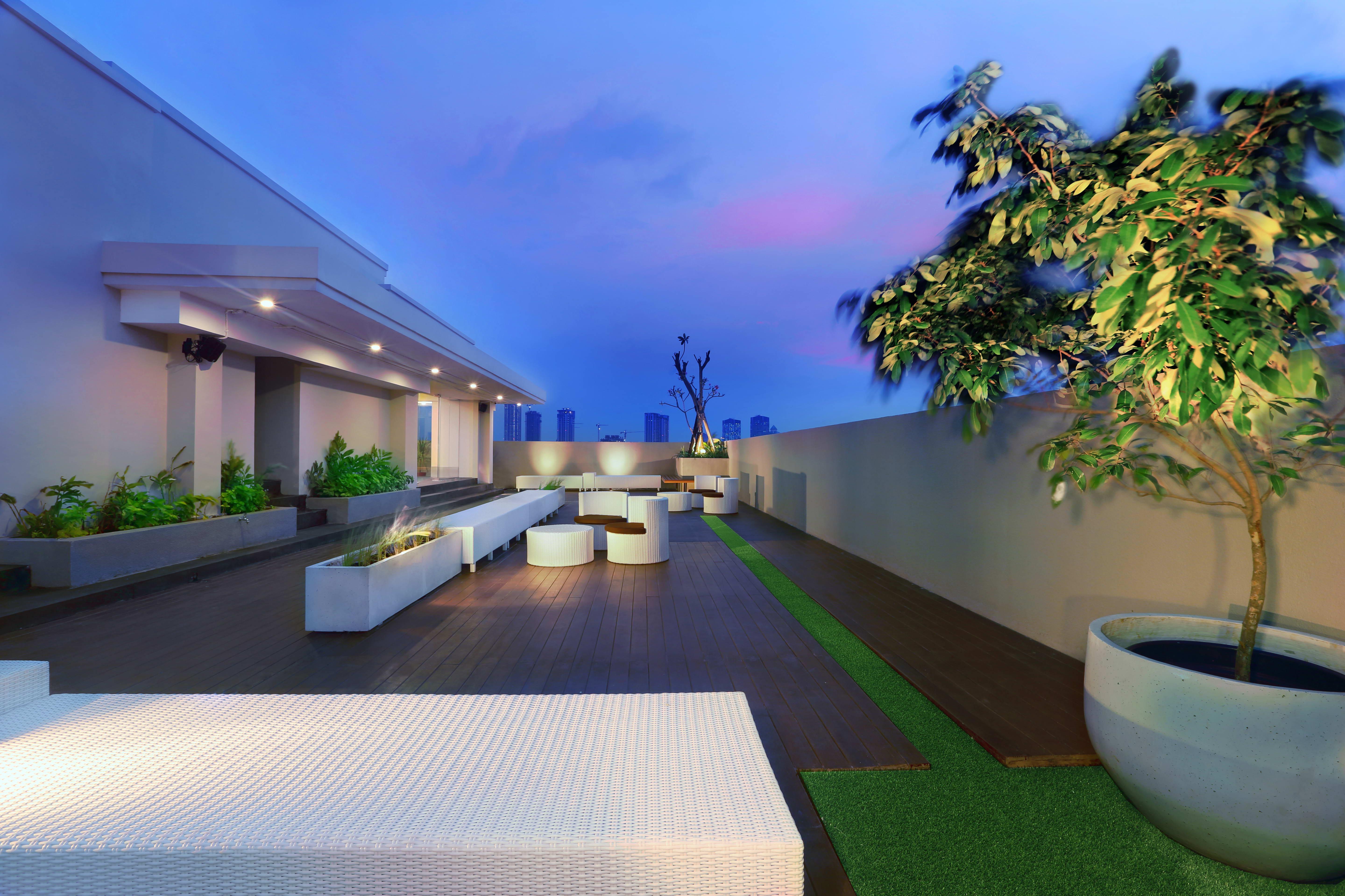 Brits Hotel Puri Indah Jakarta Exterior photo