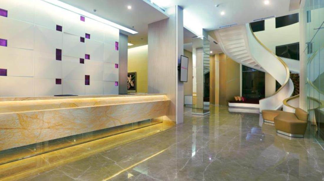 Brits Hotel Puri Indah Jakarta Exterior photo