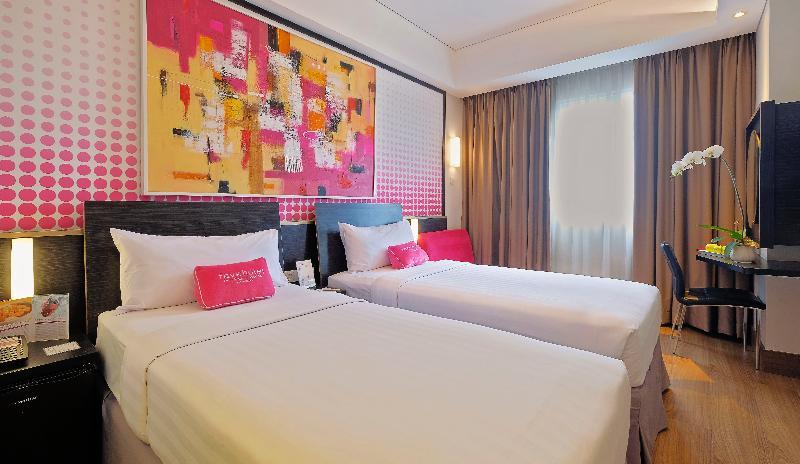 Brits Hotel Puri Indah Jakarta Exterior photo