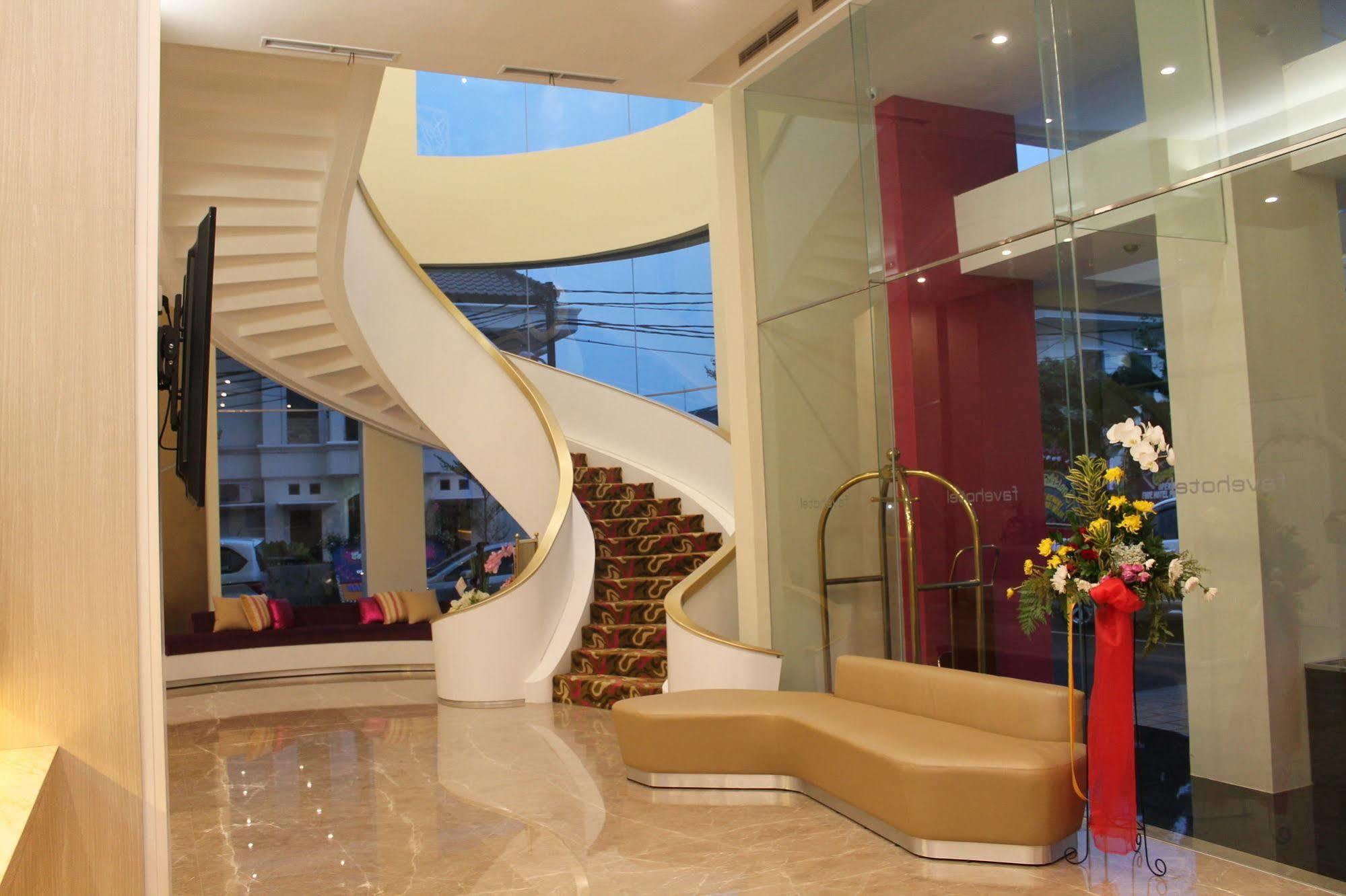 Brits Hotel Puri Indah Jakarta Exterior photo
