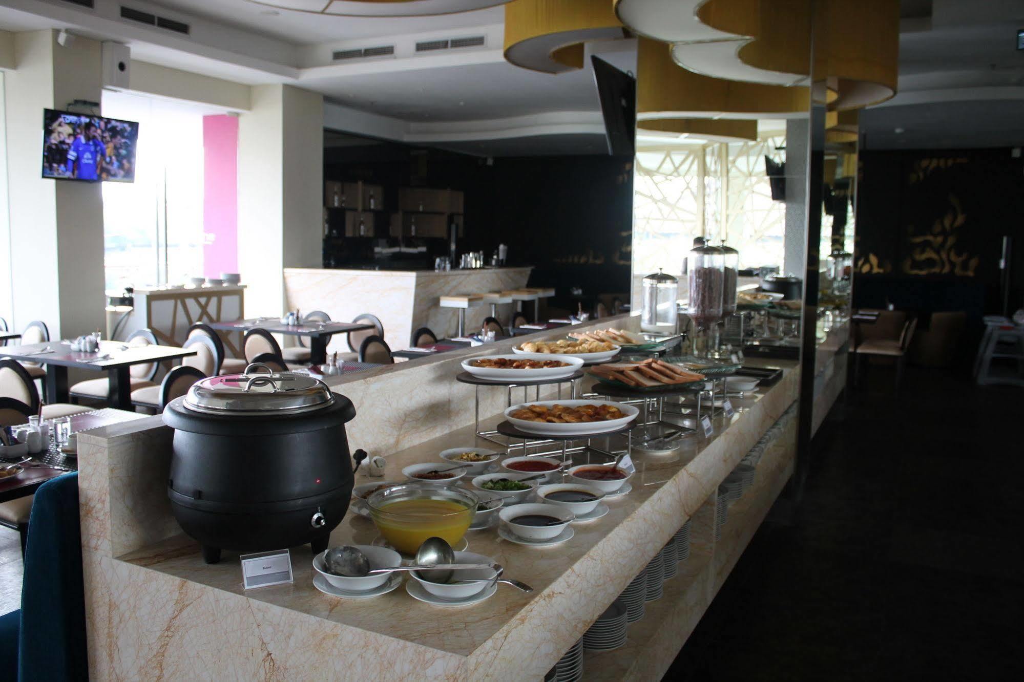 Brits Hotel Puri Indah Jakarta Exterior photo