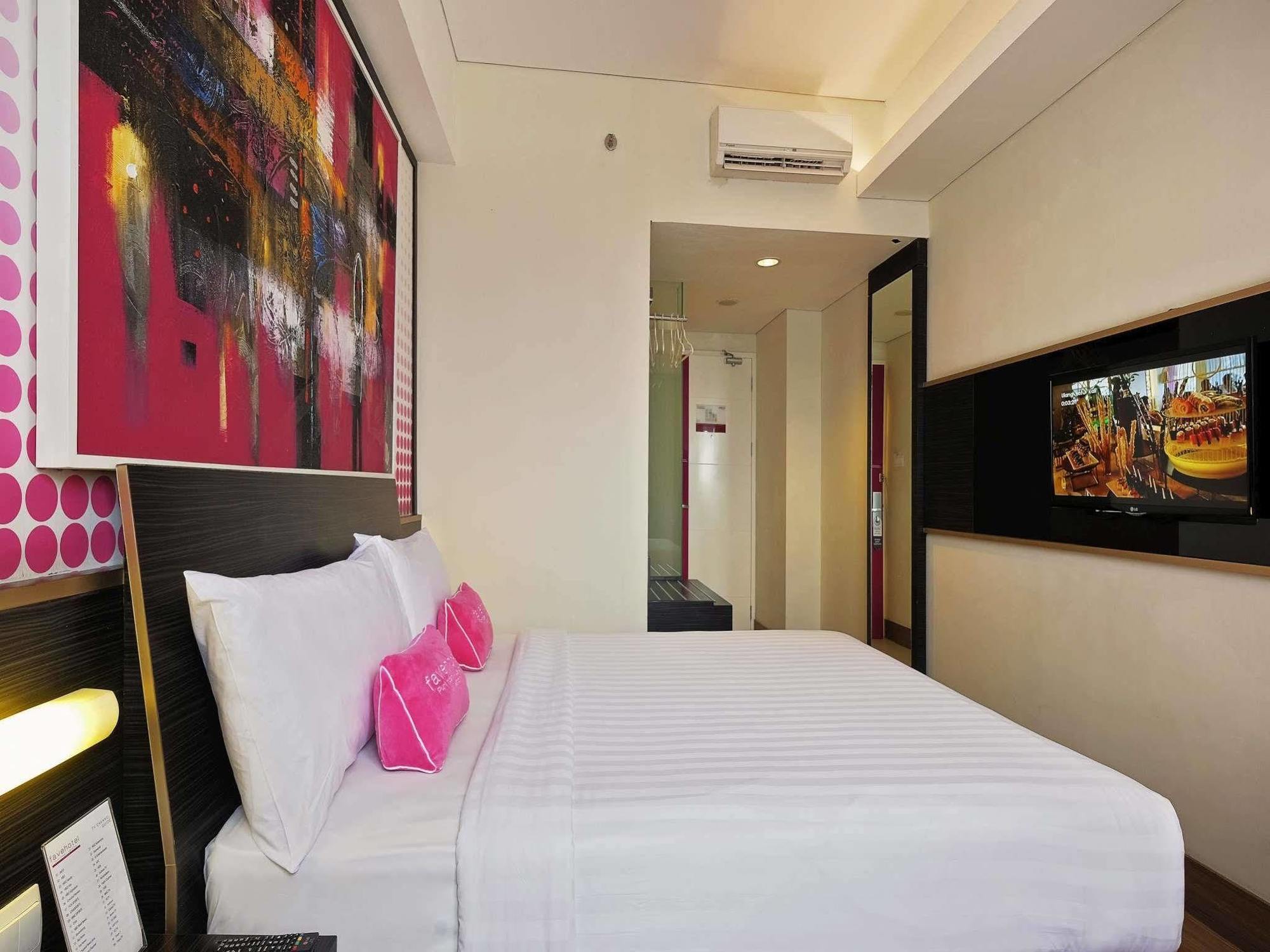 Brits Hotel Puri Indah Jakarta Exterior photo